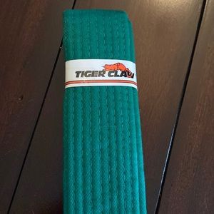 NWT Tiger Claw Karate Green Belt Size 6